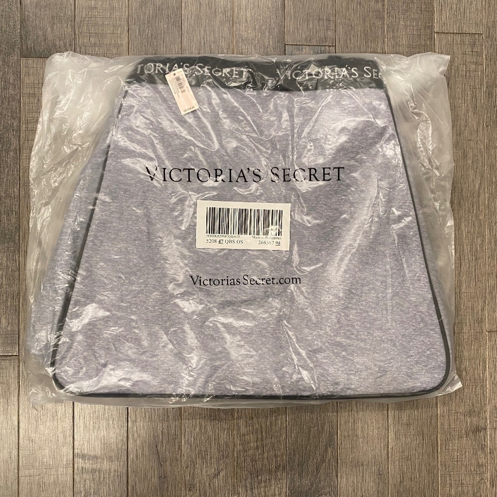 *FINAL CLEARANCE PRICE* LAST ONE! NWT Victoria's Secret Large Sport Cinch Tote - Picture 3 of 4